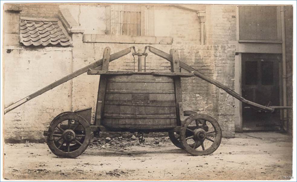 1678-type London fire engine by John Keeling