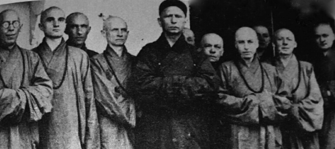 Trebitsch Lincoln (centre) as a Buddhist abbott in China